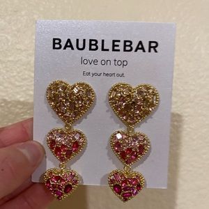 Heart sparkle earrings